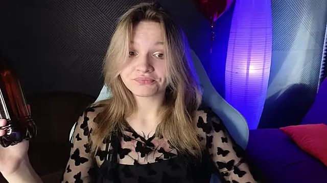 Snapshot of LitaBrom chatting on February 2025 08:06:02 AM LitaBrom online show from February 2025 08:06:02 AM