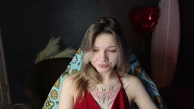 Snapshot of LitaBrom chatting on March 2025 01:05:01 AM LitaBrom online show from March 2025 01:05:01 AM