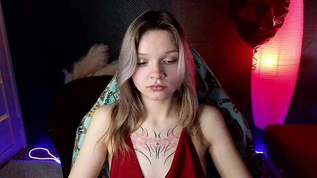 Snapshot of LitaBrom chatting on March 2025 01:04:01 AM LitaBrom online show from March 2025 01:04:01 AM