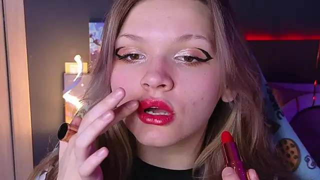 Snapshot of LitaBrom chatting on March 2025 08:18:01 AM LitaBrom online show from March 2025 08:18:01 AM