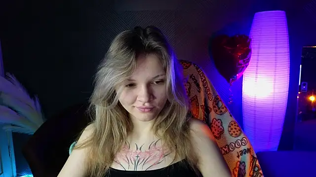 Snapshot of LitaBrom chatting on March 2025 12:49:01 AM LitaBrom online show from March 2025 12:49:01 AM