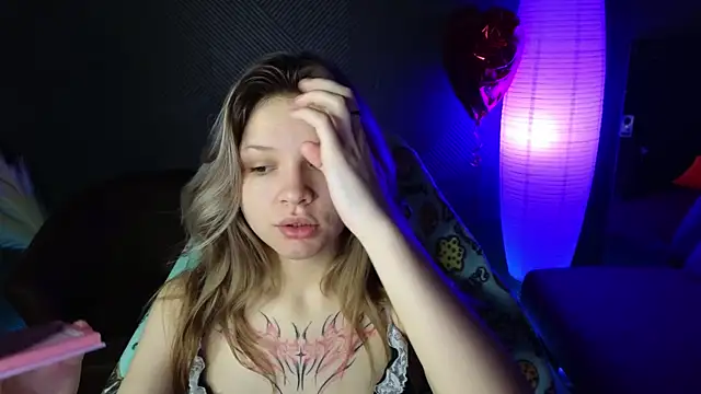 Snapshot of LitaBrom chatting on March 2025 12:51:01 AM LitaBrom online show from March 2025 12:51:01 AM