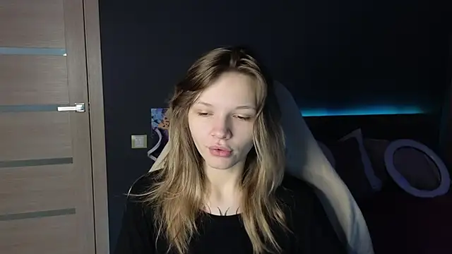 Snapshot of LitaBrom chatting on October 2025 01:46:01 AM LitaBrom online show from October 2025 01:46:01 AM