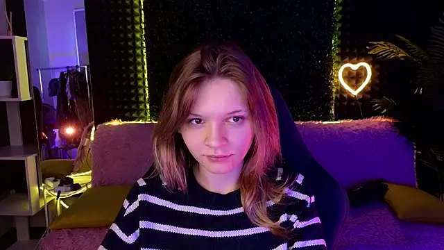 Snapshot of LitaBrom chatting on October 2025 01:49:02 AM LitaBrom online show from October 2025 01:49:02 AM