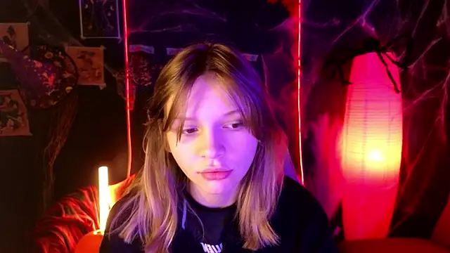 Snapshot of LitaBrom chatting on October 2025 01:39:02 AM LitaBrom online show from October 2025 01:39:02 AM