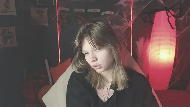 Snapshot of LitaBrom chatting on October 2025 01:39:01 AM LitaBrom online show from October 2025 01:39:01 AM