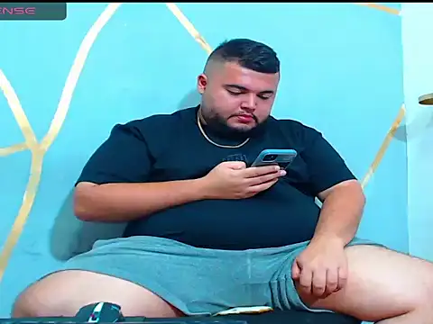 Snapshot of damian_chubby chatting on November 2025 11:43:01 AM damian chubby online show from November 2025 11:43:01 AM