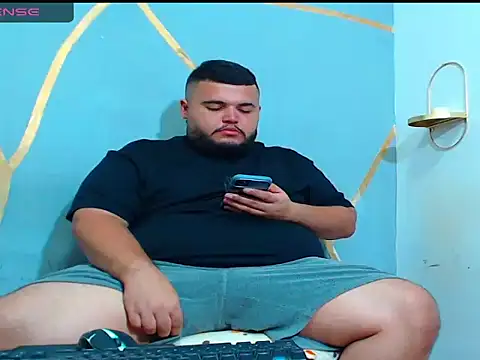 Snapshot of damian_chubby chatting on November 2025 03:27:01 AM damian chubby online show from November 2025 03:27:01 AM