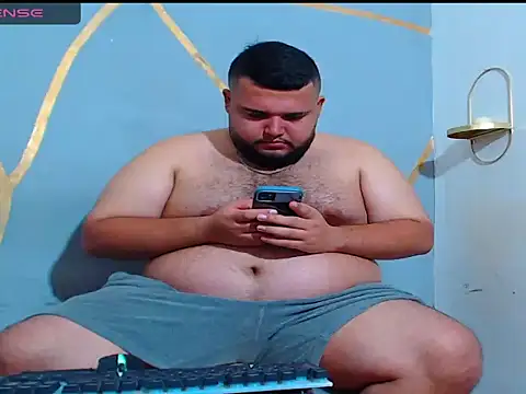 Snapshot of damian_chubby chatting on November 2025 03:27:01 AM damian chubby online show from November 2025 03:27:01 AM