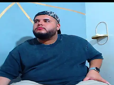 Snapshot of damian_chubby chatting on November 2025 08:24:01 AM damian chubby online show from November 2025 08:24:01 AM