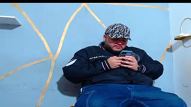 Snapshot of damian_chubby chatting on November 2025 07:19:01 AM damian chubby online show from November 2025 07:19:01 AM