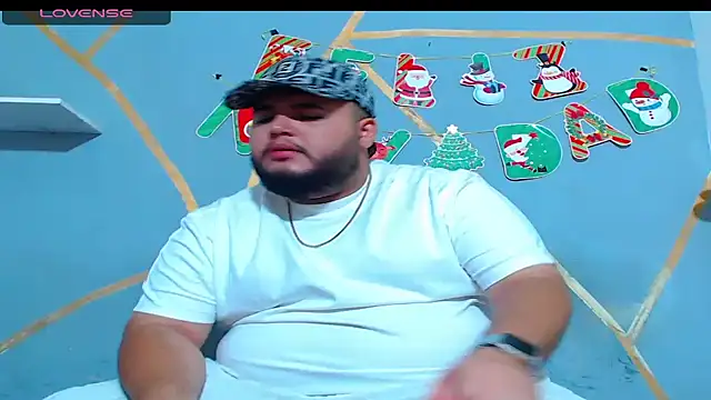 Snapshot of damian_chubby chatting on November 2025 02:23:01 AM damian chubby online show from November 2025 02:23:01 AM