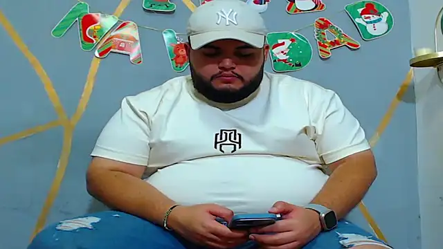 Snapshot of damian_chubby chatting on November 2025 01:48:01 PM damian chubby online show from November 2025 01:48:01 PM