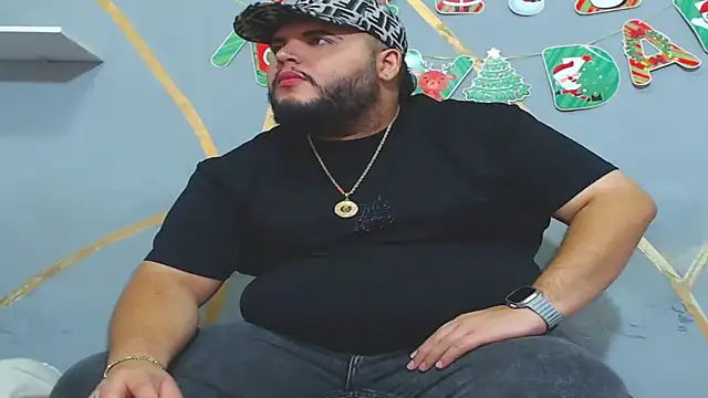 Snapshot of damian_chubby chatting on December 2025 01:54:01 AM damian chubby online show from December 2025 01:54:01 AM