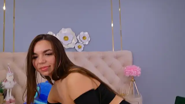 CamillaLarson online show from December 2024 09:18:02 AM