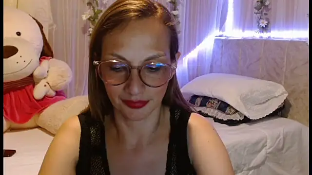 italagomez  online show from January 2025 11:05:02 PM