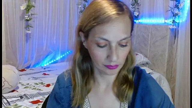 italagomez  online show from January 2025 10:31:02 PM