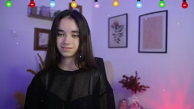 Gia Paige18 online show from December 2025 07:53:02 PM