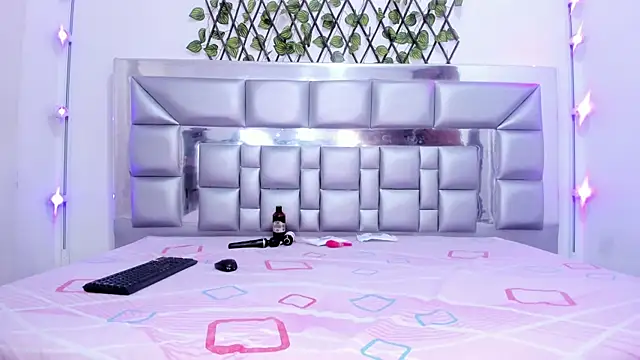 Snapshot of sweetebonny1 chatting on February 2026 05:46:02 PM sweetebonny1 online show from February 2026 05:46:02 PM