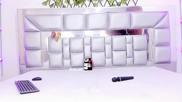 Snapshot of sweetebonny1 chatting on March 2026 05:52:01 PM sweetebonny1 online show from March 2026 05:52:01 PM