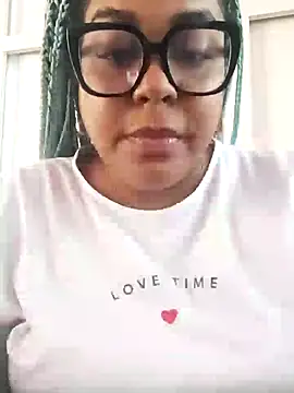 Snapshot of ELLA_KELLY chatting on January 2025 12:44:02 PM ELLA KELLY online show from January 2025 12:44:02 PM