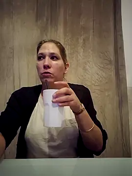 Snapshot of Chatonne69 chatting on November 2025 04:34:01 AM Chatonne69 online show from November 2025 04:34:01 AM