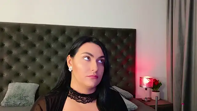 KrisNoir online show from October 2025 09:08:02 AM