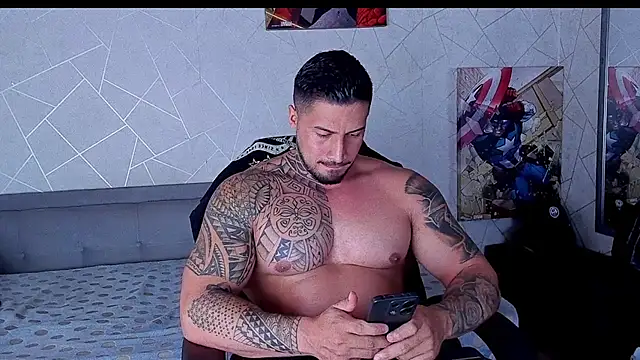 Snapshot of Cristian_Walker chatting on June 2026 12:00:02 PM Cristian Walker online show from June 2026 12:00:02 PM