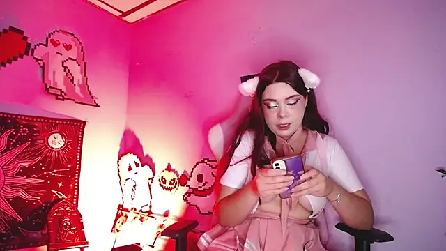 Snapshot of Erza_escarleth chatting on October 2025 10:06:02 PM Erza escarleth online show from October 2025 10:06:02 PM