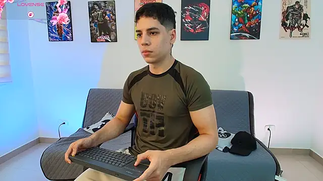 jonathanjoestar  online show from April 2026 09:48:01 PM