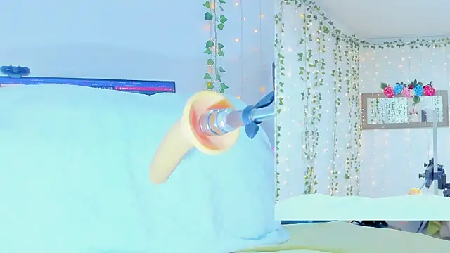 Tiffanny Love  online show from October 2025 09:29:02 AM