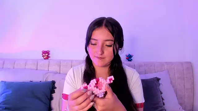 Kathia Morelli online show from February 2025 02:55:02 PM