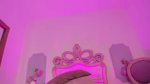 Sara  Williams online show from November 2025 03:49:01 AM