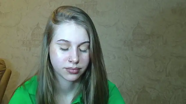 Snapshot of KirraLiam chatting on February 2025 04:25:01 PM KirraLiam online show from February 2025 04:25:01 PM