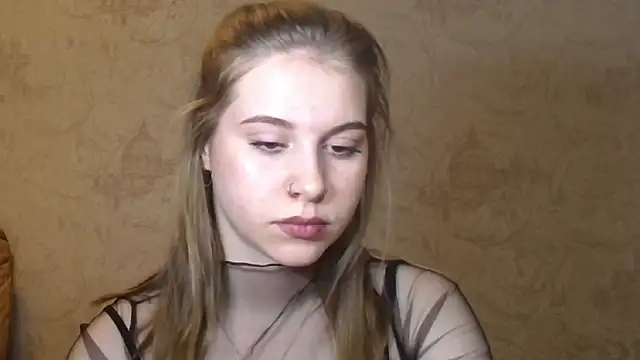 Snapshot of KirraLiam chatting on February 2025 04:00:02 PM KirraLiam online show from February 2025 04:00:02 PM