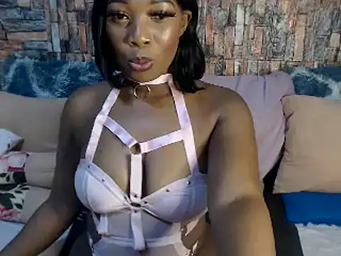Snapshot of Foxy_African chatting on February 2025 02:42:02 AM Foxy African online show from February 2025 02:42:02 AM