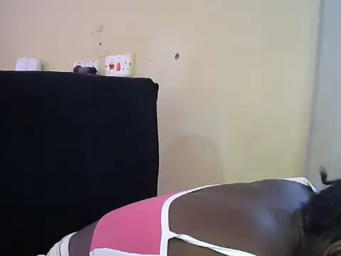 Snapshot of Smasher2010 chatting on October 2025 12:05:01 PM Smasher2010 online show from October 2025 12:05:01 PM