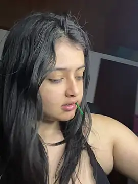 Stephania 18 online show from February 2025 11:47:02 PM