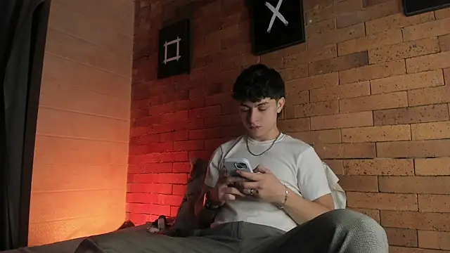 Ares Dickson online show from December 2024 04:19:01 AM