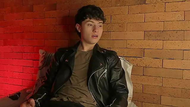 Ares Dickson online show from December 2024 01:04:02 AM