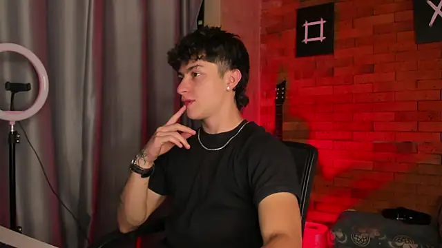 Ares Dickson online show from February 2025 03:23:02 AM