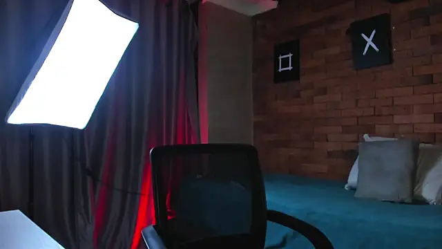 Ares Dickson online show from February 2025 05:58:01 AM