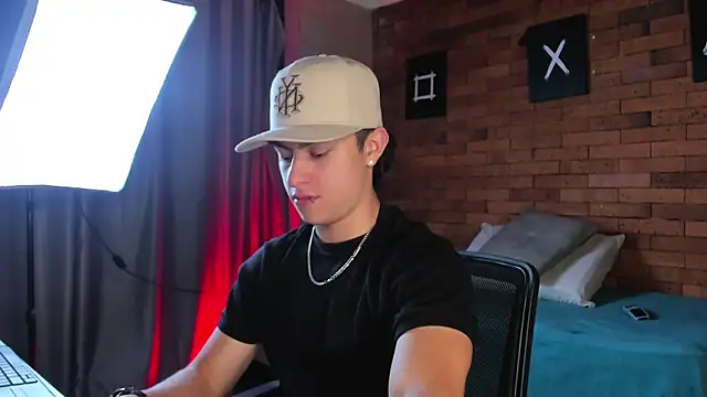 Ares Dickson online show from February 2025 05:05:02 AM