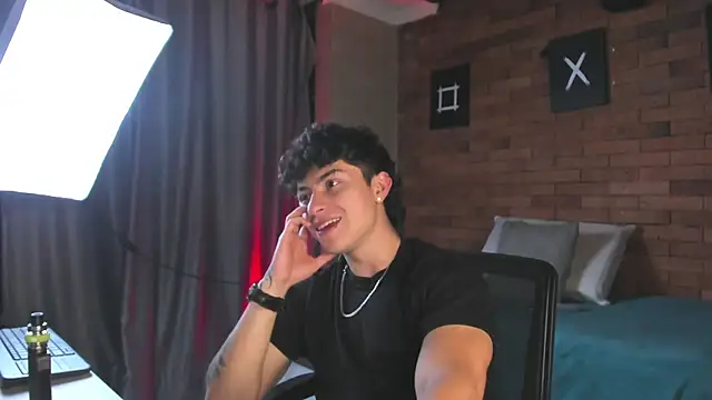 Ares Dickson online show from February 2025 08:49:01 AM