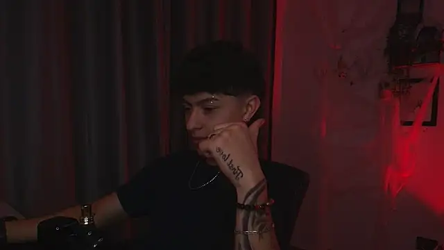 Ares Dickson online show from October 2025 01:15:02 AM