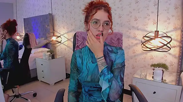 Snapshot of MiaWinx chatting on February 2025 04:15:01 AM MiaWinx online show from February 2025 04:15:01 AM