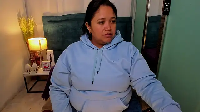 Busty Juicy online show from January 2025 11:35:01 AM