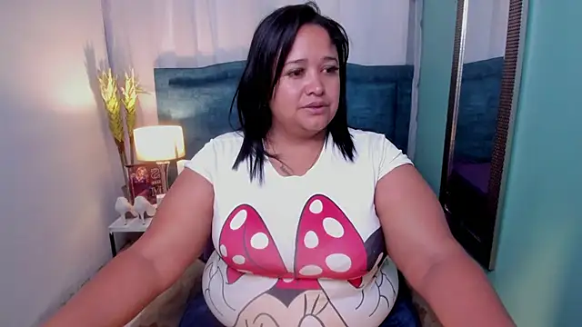 Busty Juicy online show from February 2025 11:23:01 AM