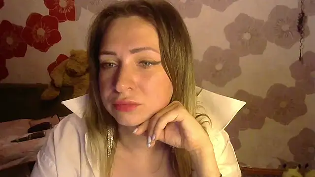 Queen Daenerys online show from September 2025 07:47:02 PM