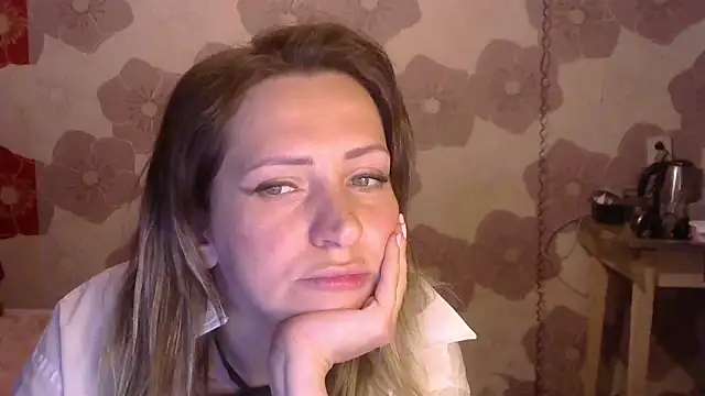Queen Daenerys online show from September 2025 08:35:01 PM